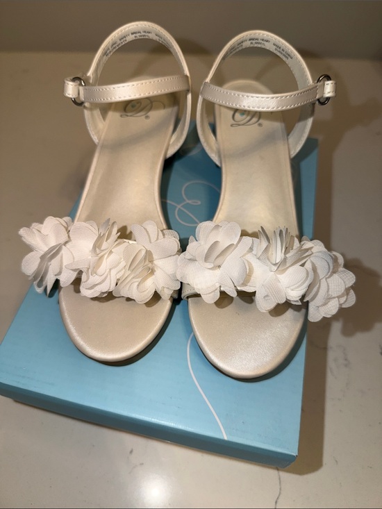 Other - Girls White Floral Ankle-Strap Sandals